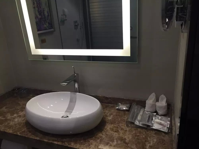 Bathroom 3, Yazhi Hotel, Tonghua