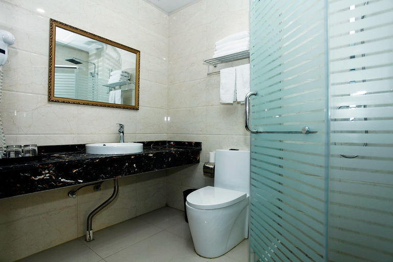 Bathroom 3, Jiule Boutique Hotel, Linyi