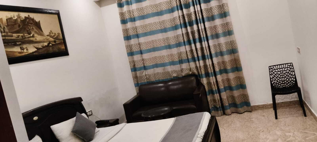 Room 4, Hotel Kasa Stays Near Pacific Mall, Delhi