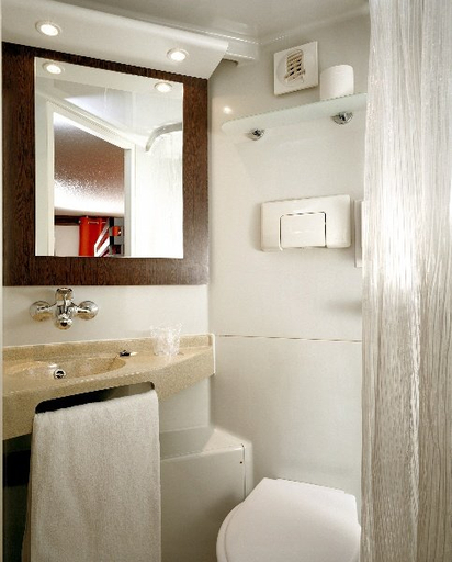 Bathroom 3, Kyriad ECO - Roissy - Airport Paris-Charles de Gaulle, Val-d'Oise