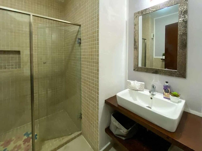 Bathroom, Plaza Paraiso Donwtown Condos, Cozumel