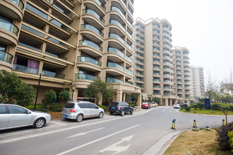 Exterior & Views 1, Qiandao Lake Boyue High-rise Lakeview Resort Hotel, Hangzhou