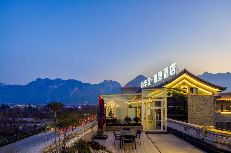 Exterior & Views