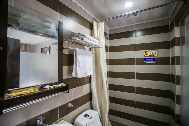 Bathroom 3, Shaoxing Jiawaijia Hotel (Lu Xun Hometown), Shaoxing