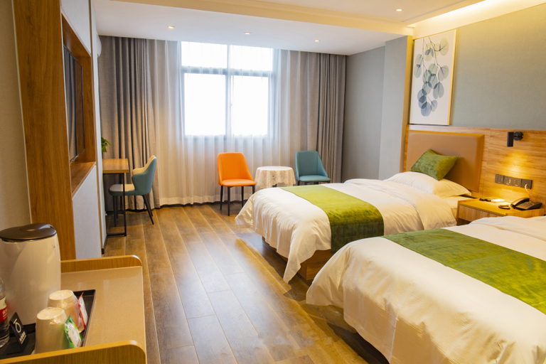 Bedroom 2, Shell Hotel Fuyang Development Zone Xin'an Avenue, Fuyang