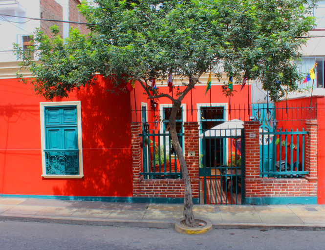 Exterior & Views
