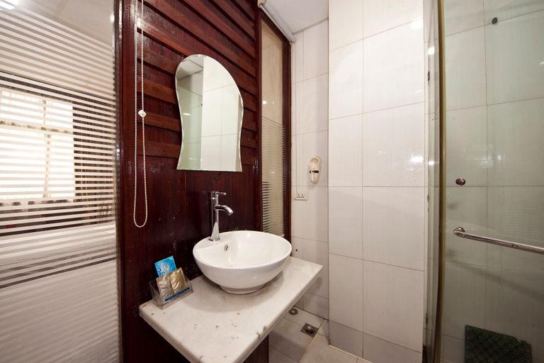 Bathroom 2, Bandao Dianjing Hotel, Wenzhou
