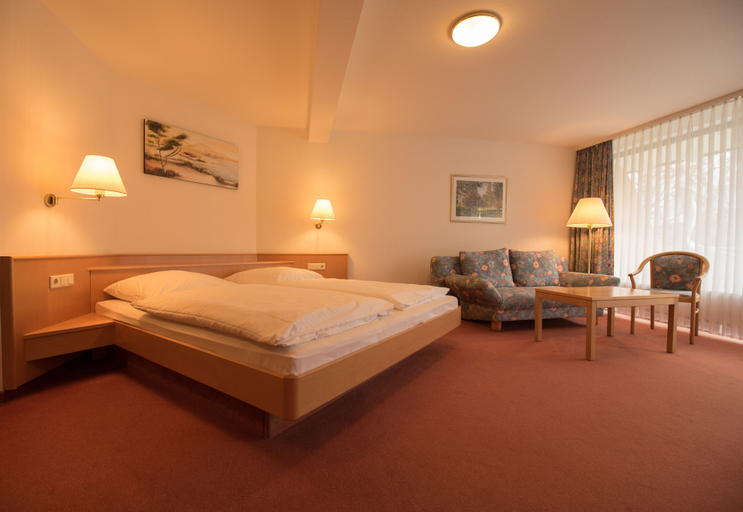 Bedroom 2, Winzergarten Hotel-Restaurant, Bad Dürkheim