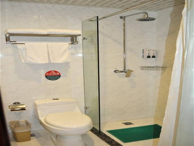 Bathroom, Yisheng Business Hotel (Dalian Railway Station), Dalian