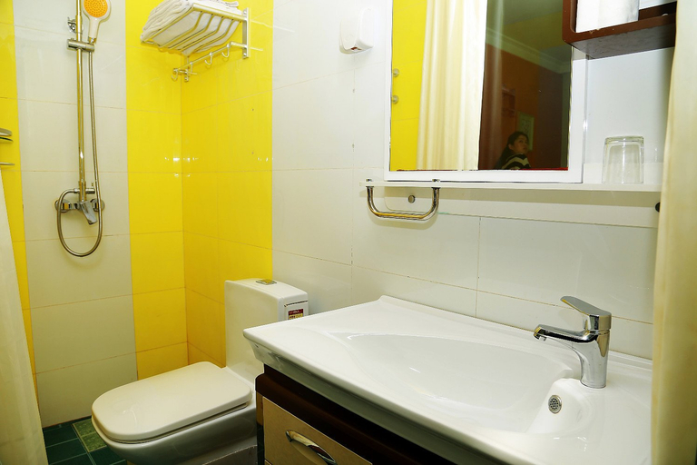 Bathroom 2, Hongpingguo Hotel, Tianjin