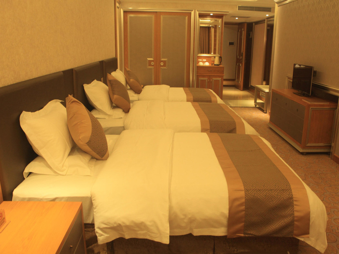 Bedroom 2, Rui Zhi Hotel, Qujing