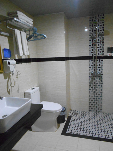 Bathroom, Mazhang Junfu Business Hotel, Zhanjiang