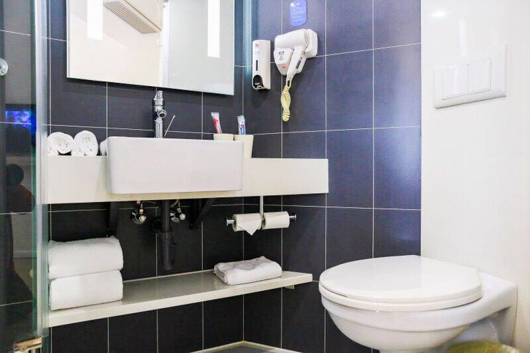Bathroom 5, HanTing Hotel (Hangzhou Wanda Plaza), Hangzhou