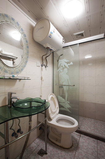 Bathroom 2, Yijiaqin Motel, Shanghai