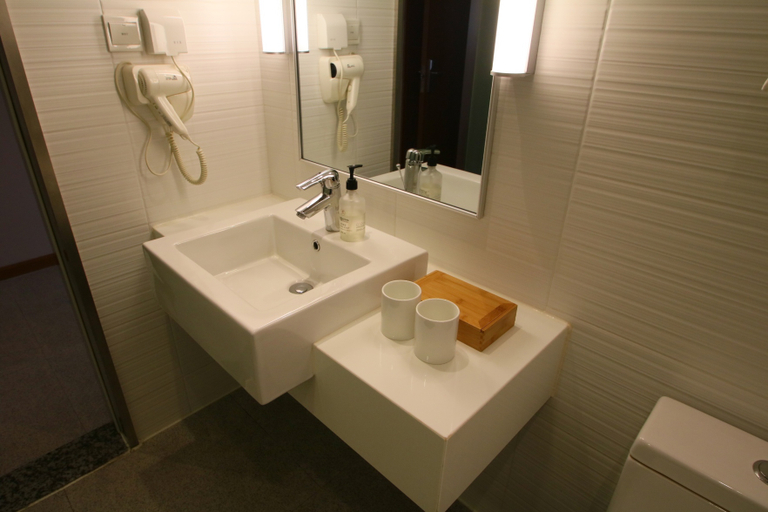 Bathroom 4, JI Hotel Shanghai Jiayi Road Metro Station, Shanghai