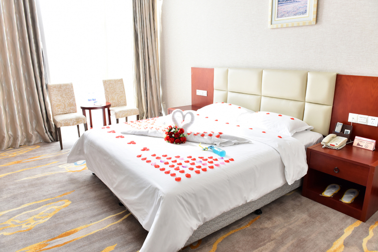 Bedroom 3, New Traders Hotel, Shenzhen