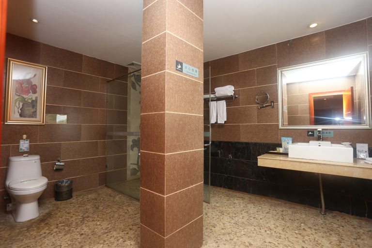 Bathroom 2, Junyue Holiday Hotel, Chengdu
