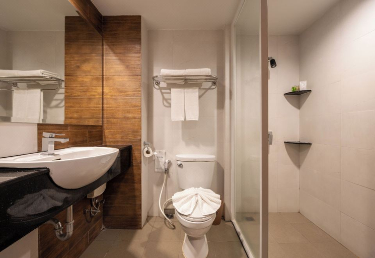 Bathroom 4, Memo Suite Pattaya, Pattaya