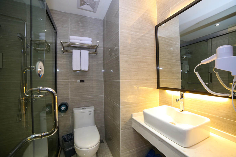 Bathroom 3, Jasmine Bloom Inn (Yidu Chenghe Road), Yichang