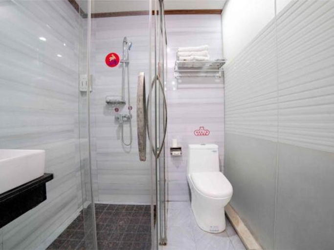 Bathroom 3, Jun Hotel Guangxi Wuzhou Changzhou District Fengye Garden, Wuzhou