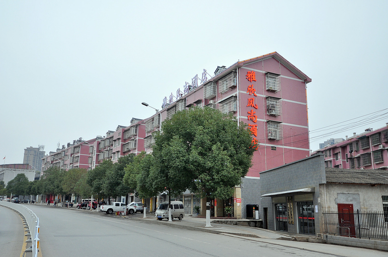 Exterior & Views