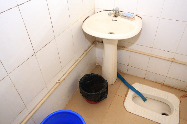 Bathroom 2, Yong'an Apartment, Shenzhen