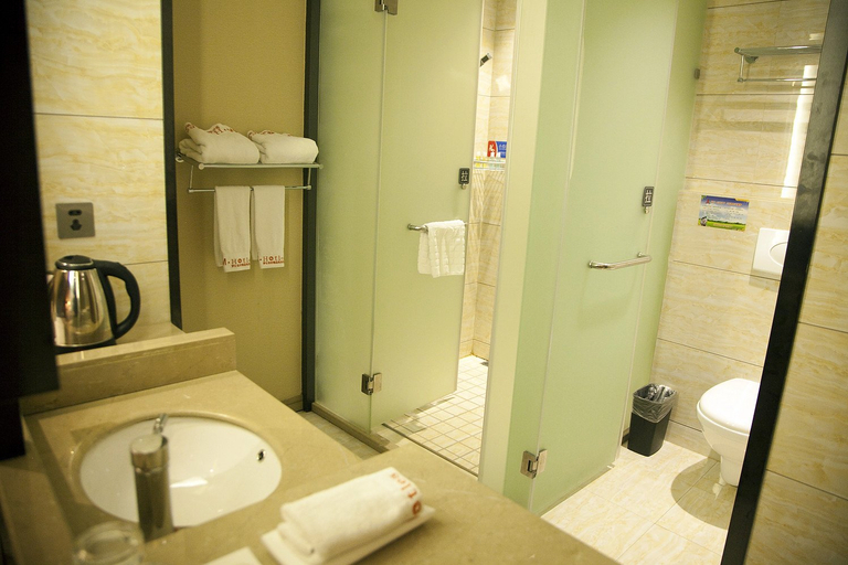 Bathroom 3, Crossing E-sports Hotel, Wenzhou