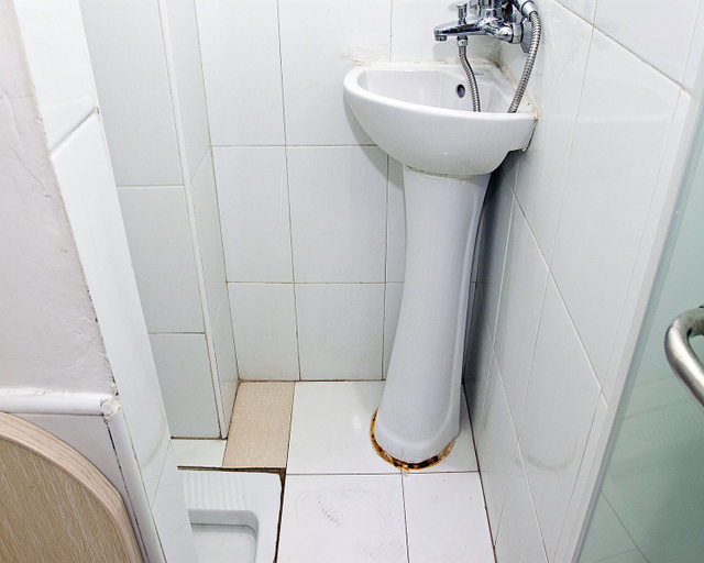 Bathroom, Fengle Hostel, Shanghai