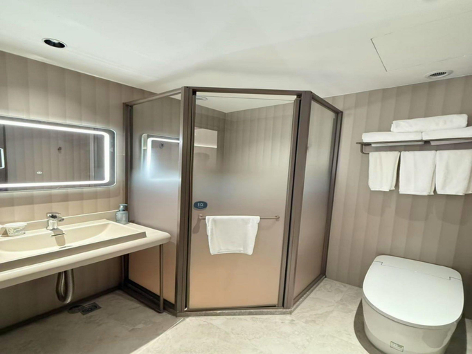 Bathroom 4, Hanting Hotel Shanghai Bund Jiangxi Zhong Road, Shanghai
