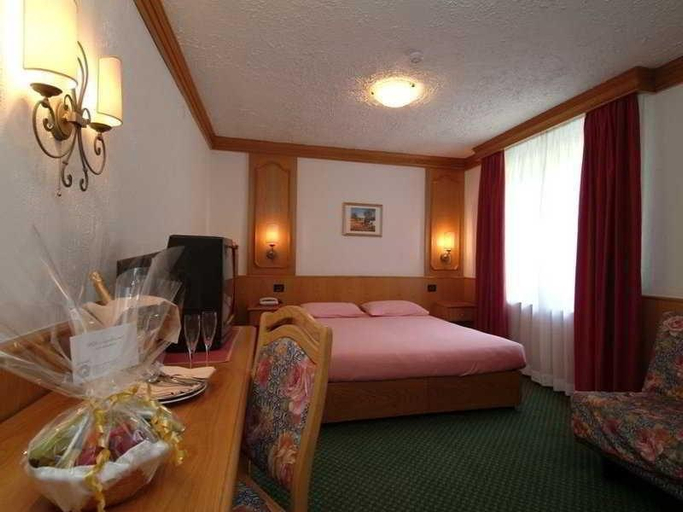 Bedroom 3, Hotel Intermonti, Sondrio