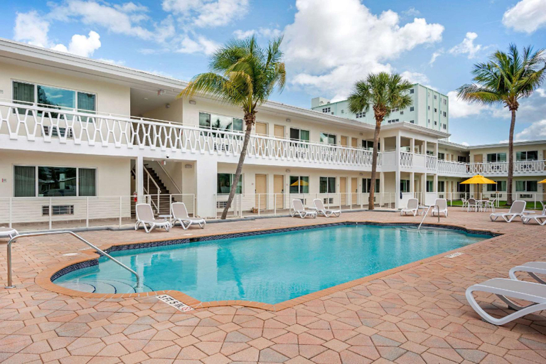 Sport & Beauty 4, Downtown Hollywood Gardens Inn & Suites, Broward