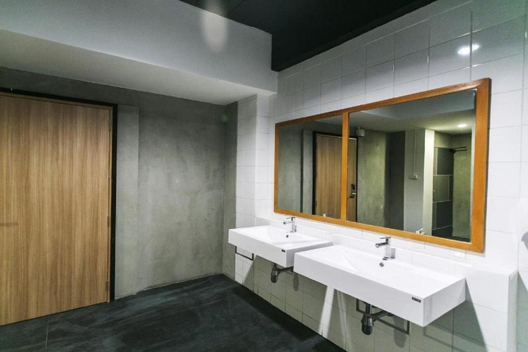Bathroom 4, Happy Bou Jomtien Guesthouse, Pattaya