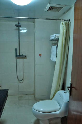Bathroom 2, The Vilomia Hotels (Linyi Shengshang), Linyi