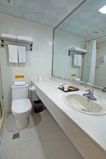 Bathroom 2, Sushi Select Hotel (Fuzhou Road, Shanghai People's Square), Shanghai
