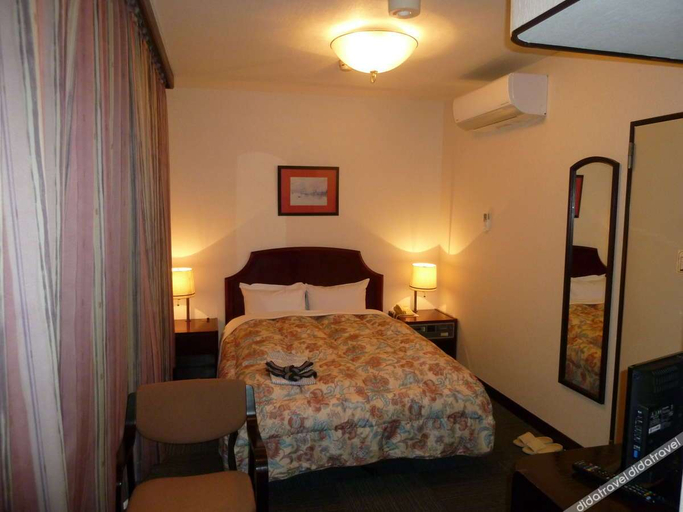 Bedroom 4, Business Hotel Nishiko, Kōfu