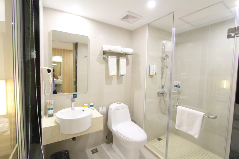 Bathroom 3, City Comfort Inn Yunfu Luoding Triumph Plaza, Yunfu