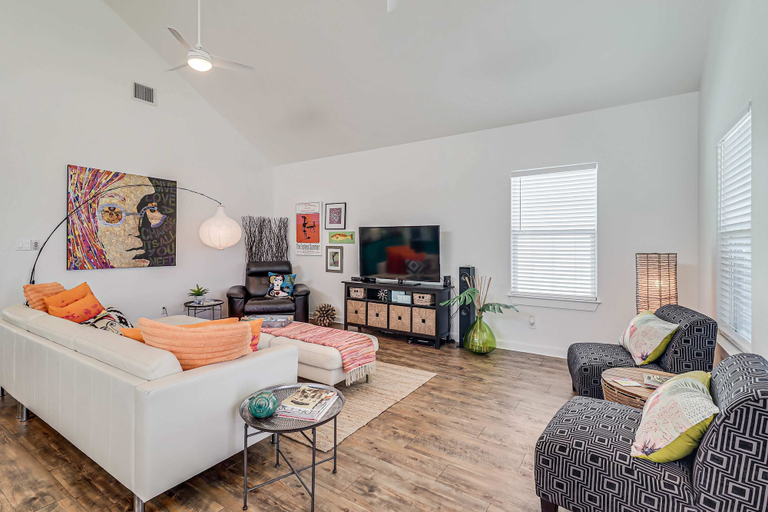 Room 2, Brito Beach- View of Pond Propane Grill, Nueces