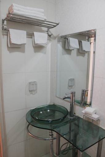 Bathroom 3, Super 8 Select Hotel (Beijing International Exhibition Center Xibahe Subway Station), Beijing