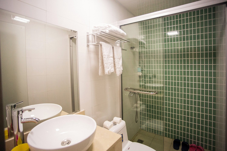 Bathroom 2, Shankee Hotel (Suzhou Guanqian Street Pingjiang Road), Suzhou