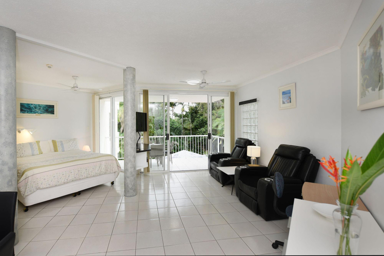 Others 2, Golden Sands Beachfront Apartment Resort, Cairns