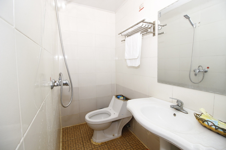 Bathroom, Binghao Hotel Ningbo, Ningbo