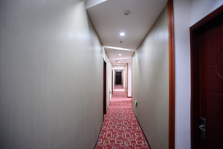 Others 3, Puqing Business Hotel, Shanghai