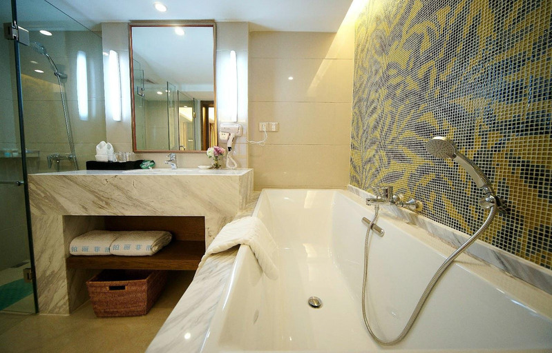 Bathroom, Bolifei Hotel, Nanning