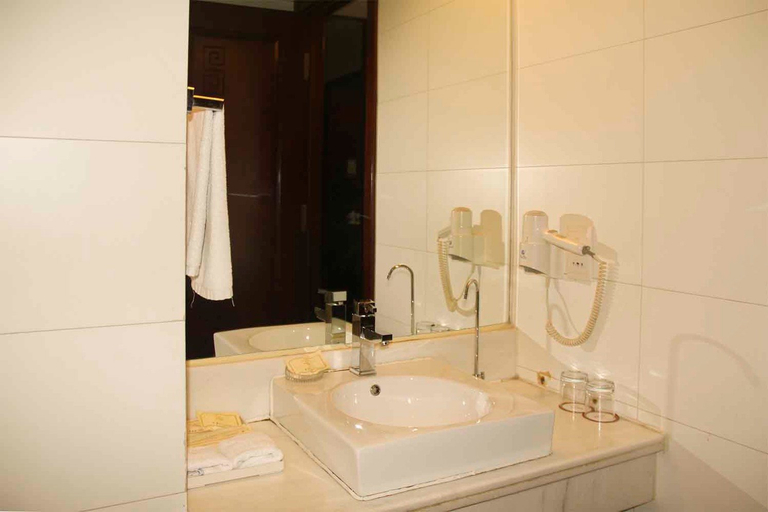 Bathroom 2, アトゥールホテル(), Weifang