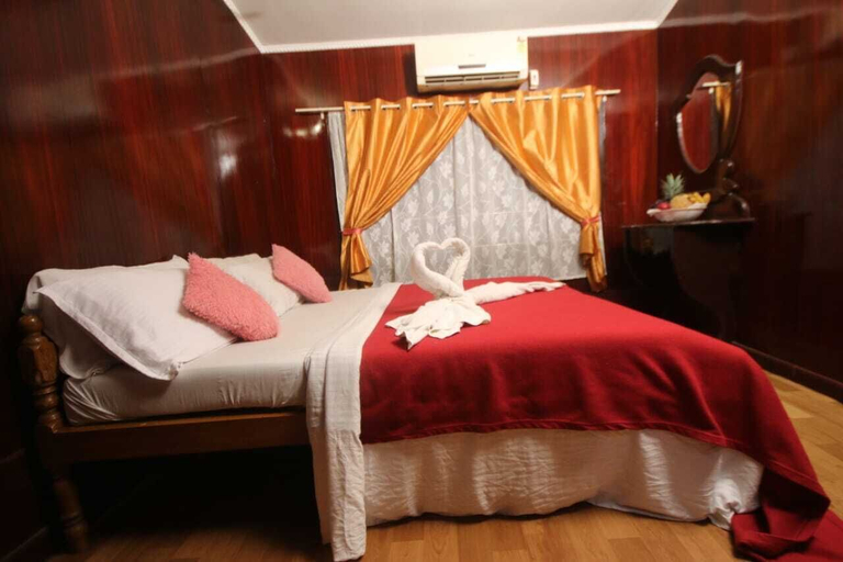 Bedroom 3, Private Houseboat, Alappuzha