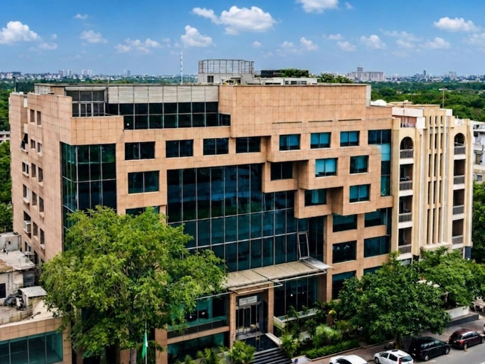 Exterior & Views 1, Hotel Crown CP, Islamabad