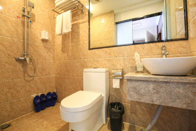 Bathroom 3, Jinyang Jincheng Hotel, Chongqing