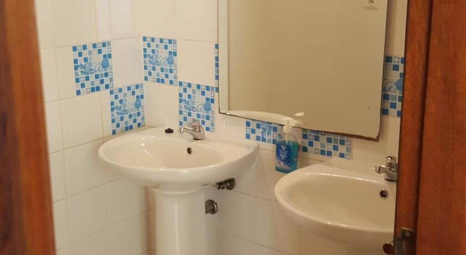 Bathroom 4, Hotel Lazareto