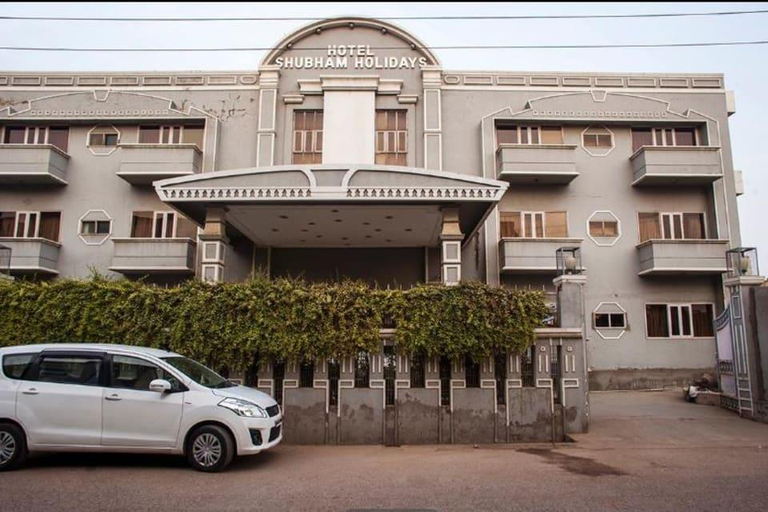 Exterior & Views