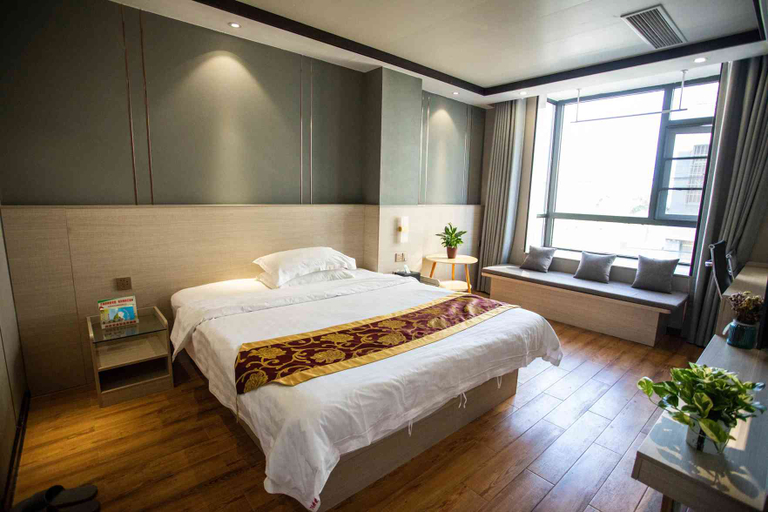 Bedroom 2, Seasons Boutique Hotel, Beihai